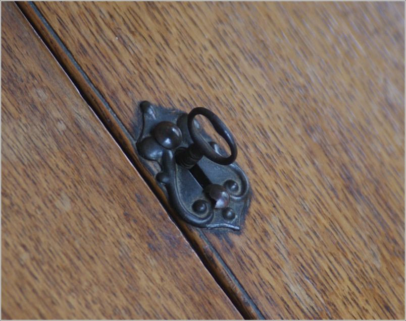 7017 Working Lock with Key and Escutcheon